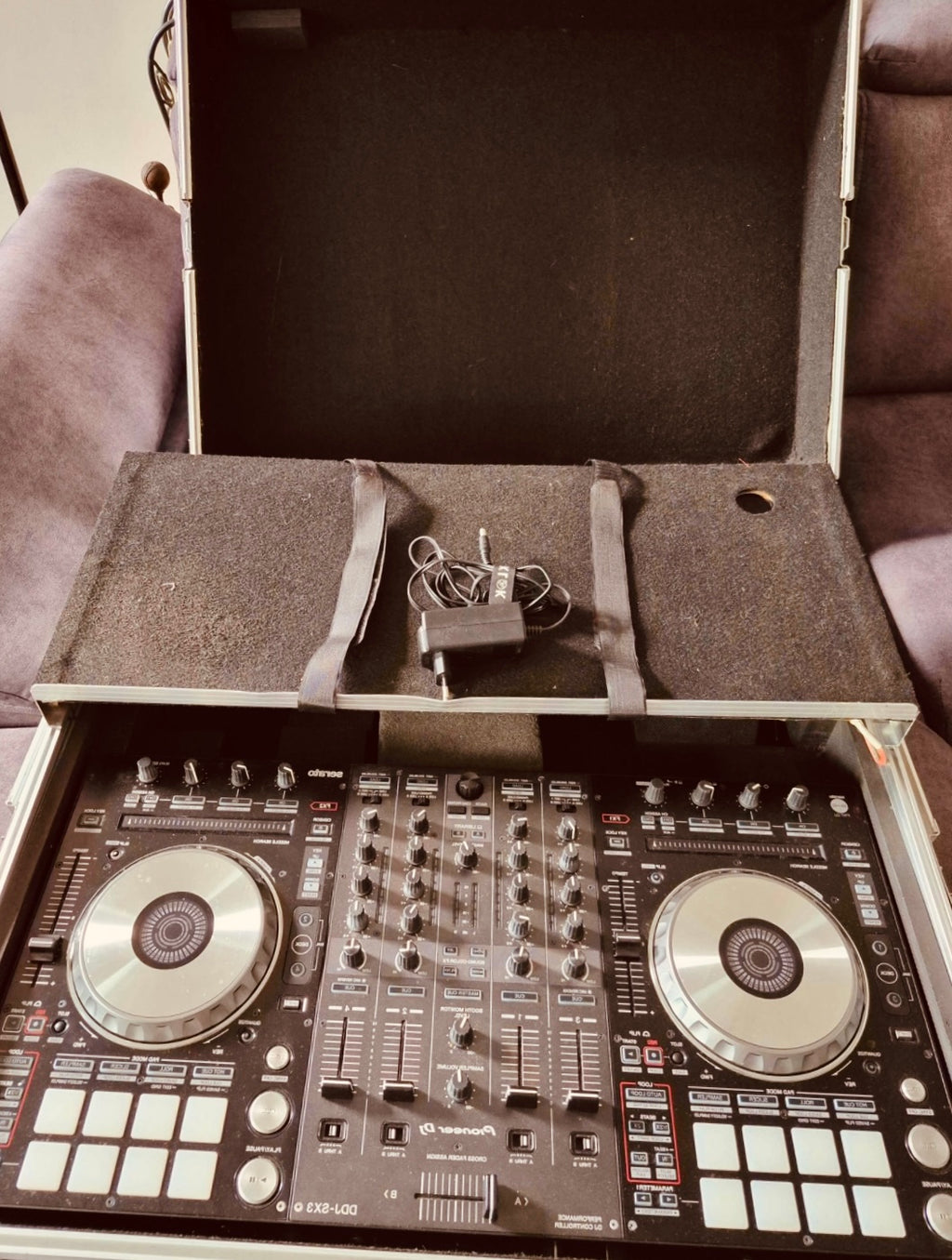 (Très bon état) Contrôleur DJ DDJ-SX3 – Professionnel 4 voies + Flycase