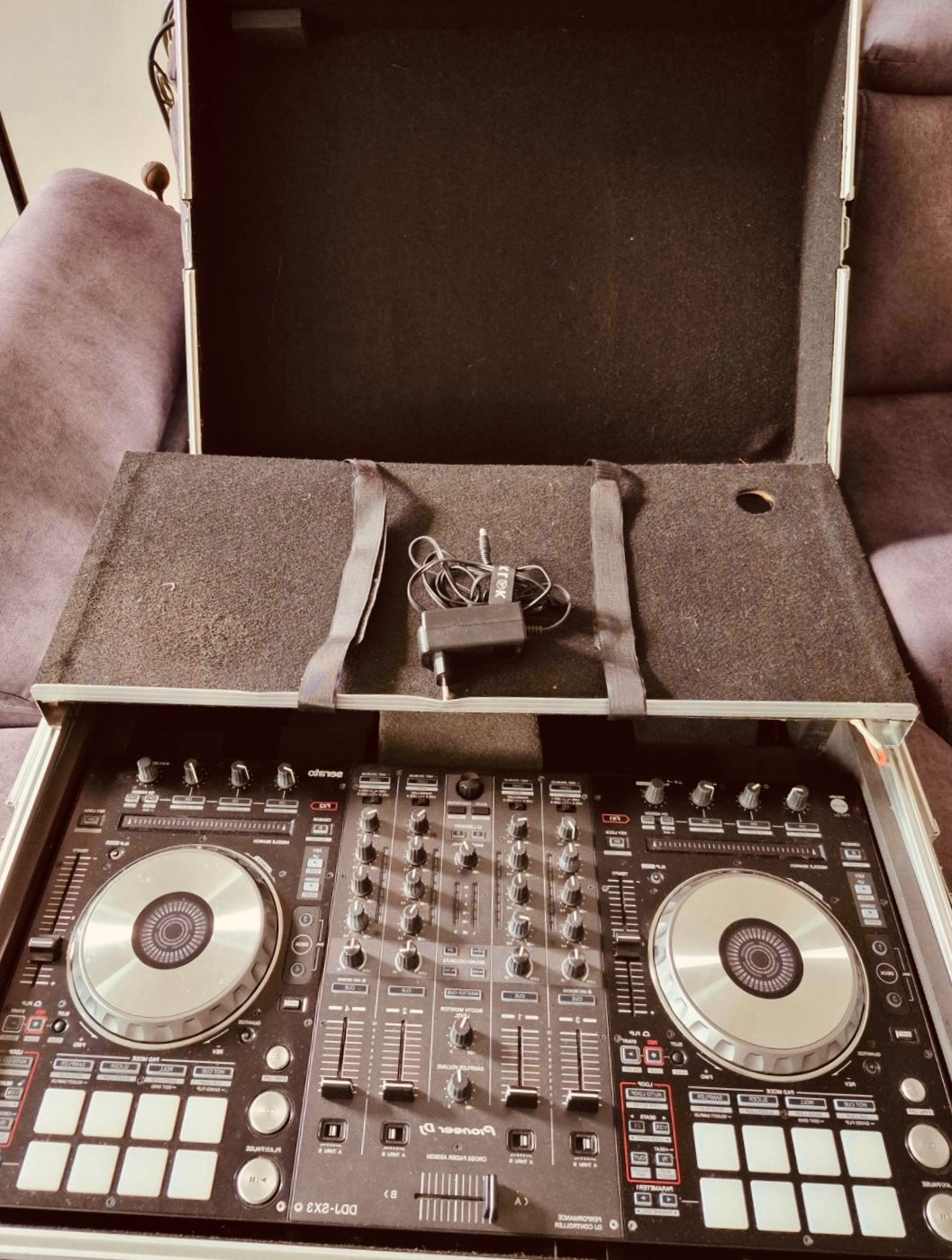 (Très bon état) Contrôleur DJ DDJ-SX3 – Professionnel 4 voies + Flycase